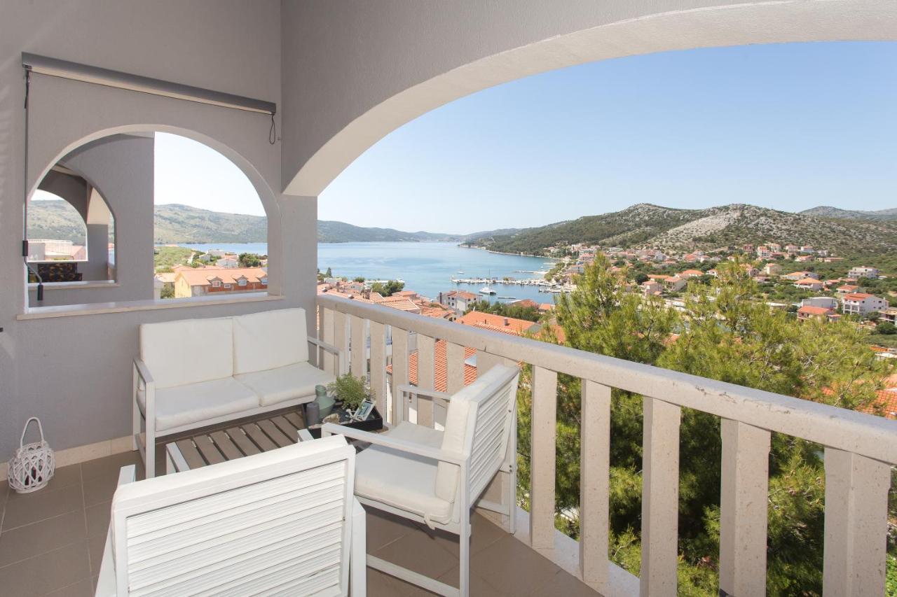 Apartmani Stanic Seget Vranjica Kültér fotó