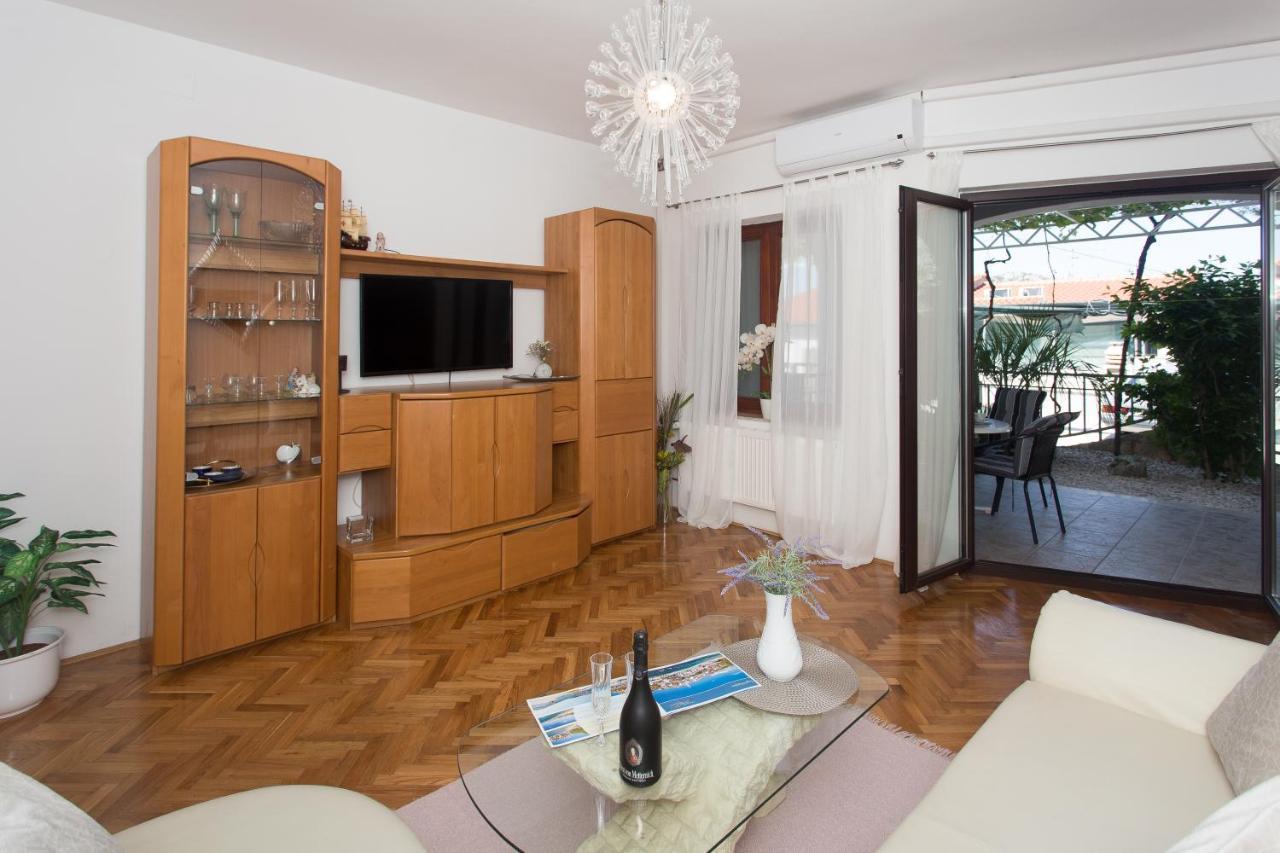 Apartmani Stanic Seget Vranjica Szoba fotó