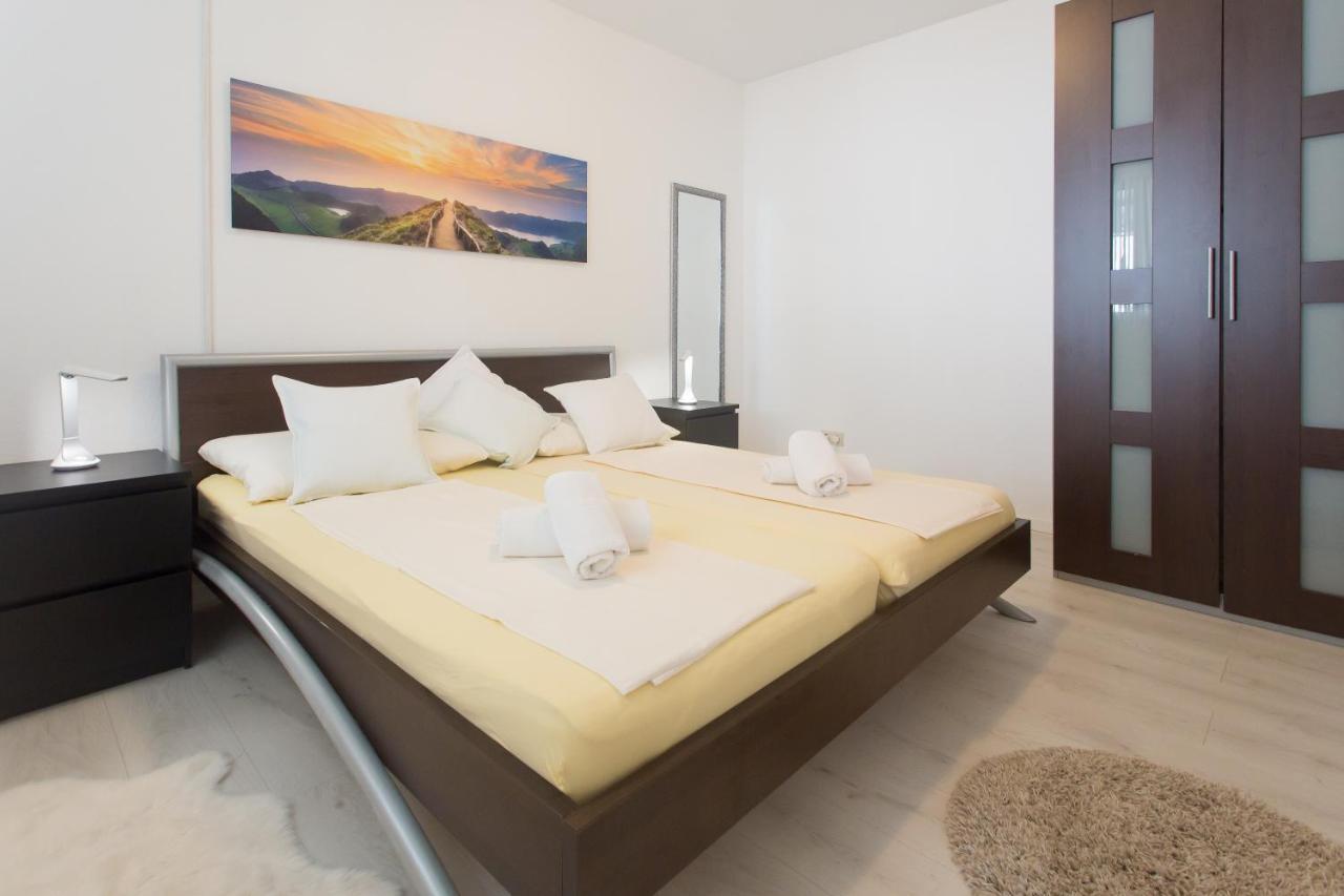Apartmani Stanic Seget Vranjica Kültér fotó