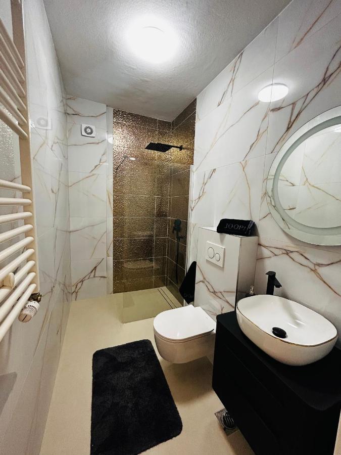 Apartmani Stanic Seget Vranjica Kültér fotó