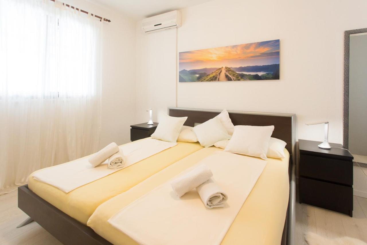 Apartmani Stanic Seget Vranjica Kültér fotó