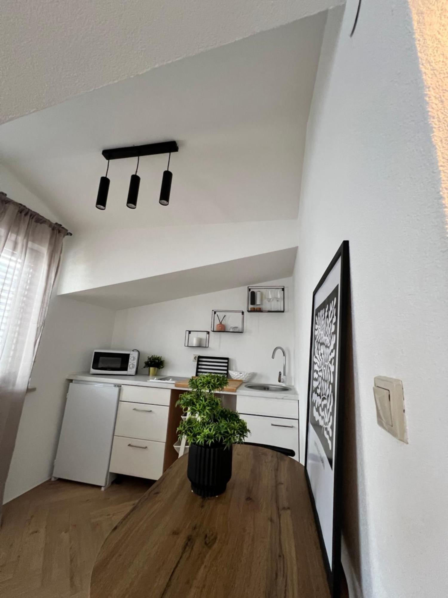 Apartmani Stanic Seget Vranjica Kültér fotó