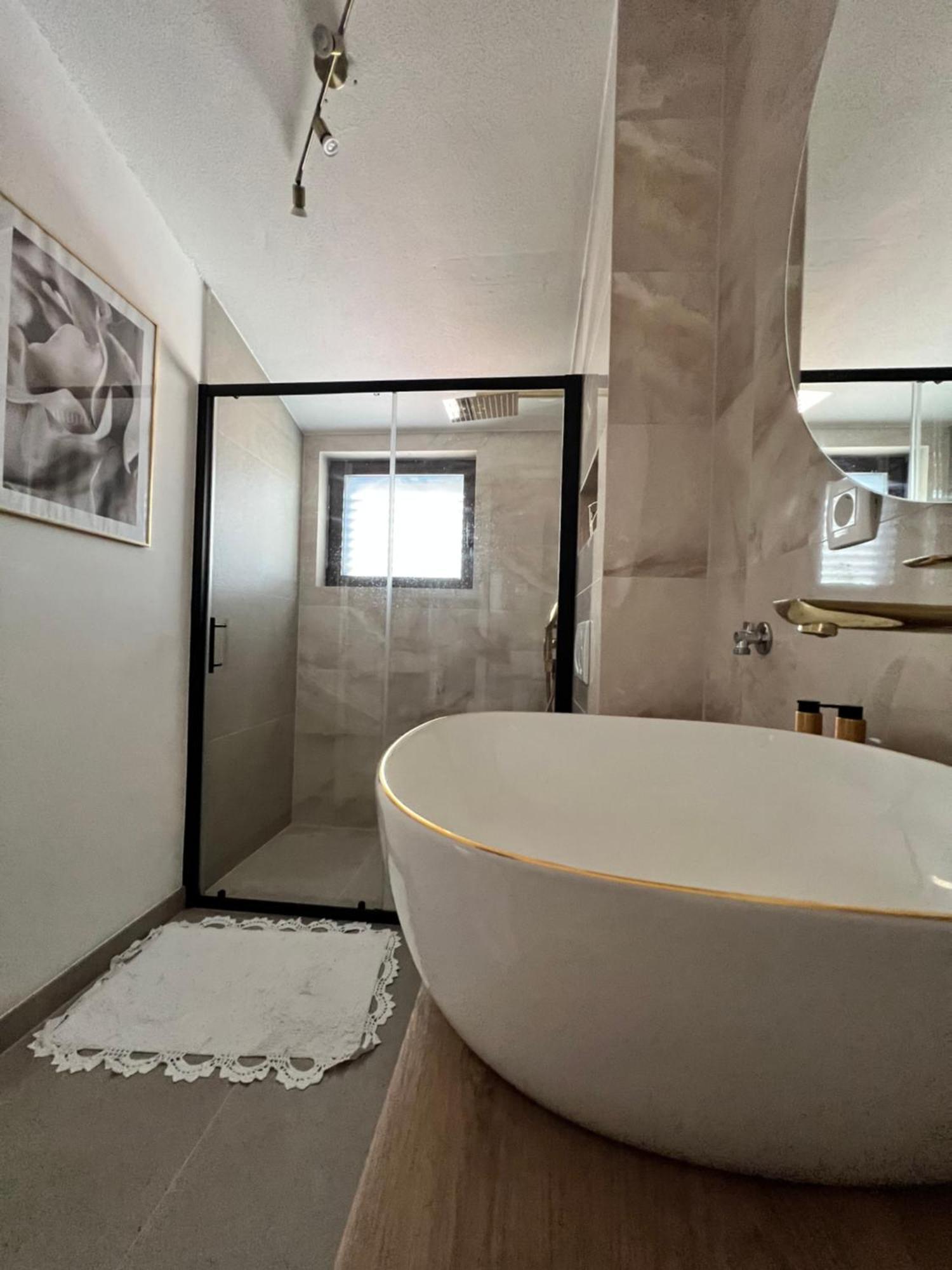 Apartmani Stanic Seget Vranjica Kültér fotó