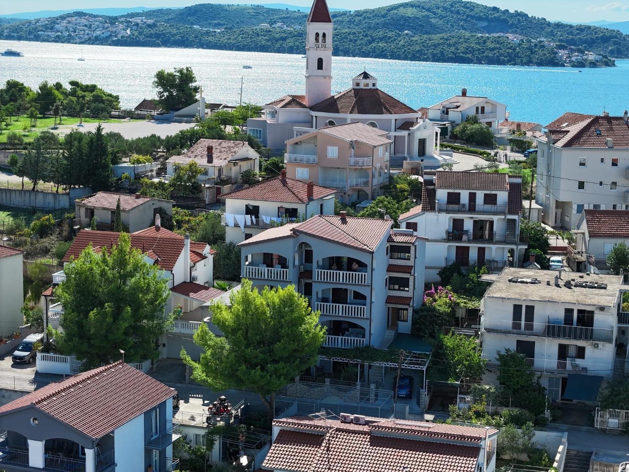 Apartmani Stanic Seget Vranjica Kültér fotó